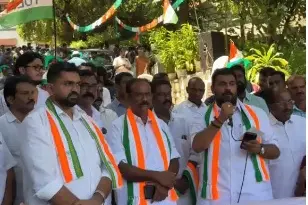 ശബരിമല മുന്നൊരുക്കങ്ങളുടെ മറവിൽ കോടികളുടെ ധൂർത്തും അഴിമതിയും; തിരുവിതാംകൂർ ദേവസ്വം ബോർഡിനെതിരേ KPCC അംഗം