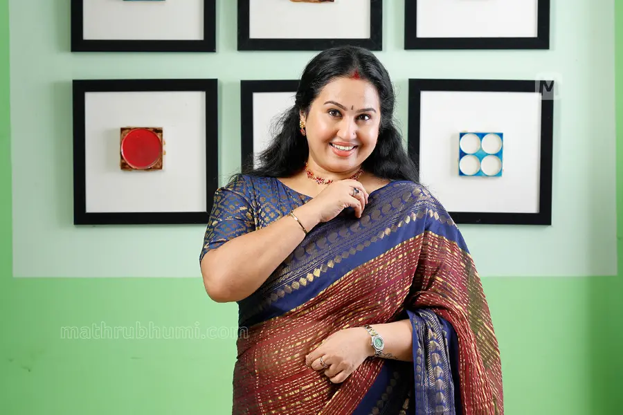 ‘തമിഴിലും തെലുങ്കിലുമൊക്കെ അവസരങ്ങൾ വന്നിരുന്നു, അന്ന് കംഫർട്ട് സോൺ വിട്ടുപോയില്ല’