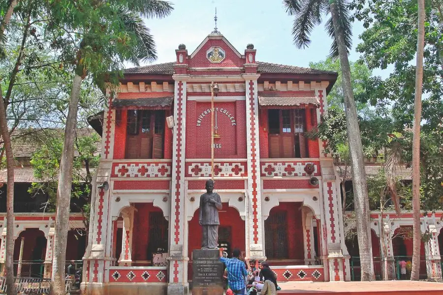 യൂണിവേഴ്സിറ്റി കോളേജ് ഹോസ്റ്റലിൽ ശക്തമായ പരിശോധന വേണമെന്ന് ആവശ്യം; സംസ്ഥാന പോലീസ് മേധാവിക്ക് പരാതി