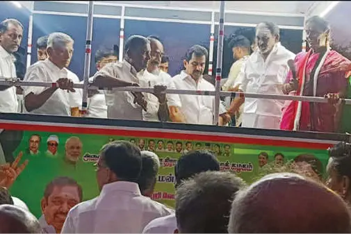 വോട്ടിനായി സത്യഭാമ മുതലക്കണ്ണീരൊഴുക്കുന്നെന്ന് എ.ഐ.എ.ഡി.എം.കെ.