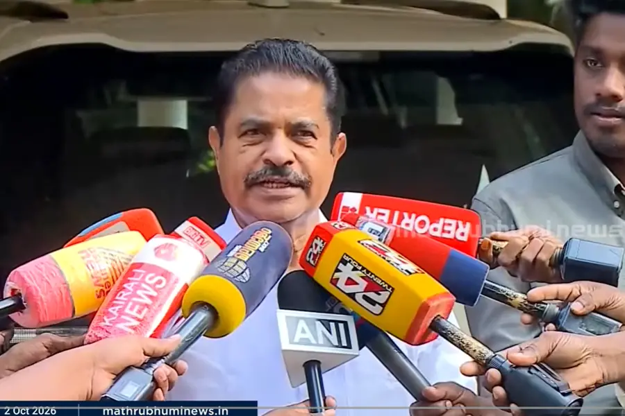 ഇപ്പോൾ ഞാൻ ഒറ്റയ്ക്ക്, അനുഭവത്തിന്റെ വെളിച്ചത്തിലാണ് പ്രതികരിച്ചത്; സതീശന് മുന്നറിയിപ്പുമായി അടൂർ പ്രകാശ്