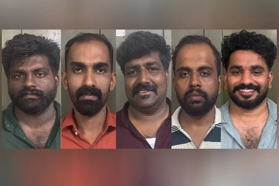 മന്ത്രി ജനീഷിനെതിരെയുള്ള പ്രതിഷേധം: ബോണറ്റിൽ കിടന്നയാൾ ഉൾപ്പെടെ DYFI, CPM പ്രവർത്തകർ അറസ്റ്റിൽ
