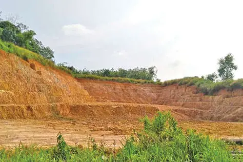 മുദാക്കൽ പഞ്ചായത്തിലെ കുന്നുകളിടിച്ച് മണ്ണ് കടത്തുന്നു