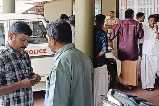 തലയോലപ്പറമ്പ് ഡി.ബി. കോളേജ് സംഘർഷം; രണ്ട് ഡി.വൈ.എഫ്.ഐ. പ്രവർത്തകർ അറസ്റ്റിൽ