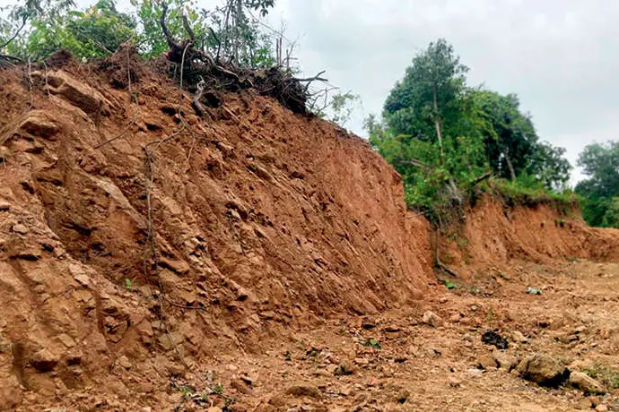 ആനക്കോട്ടൂർ-പുത്തൂർറോഡിൽ മണ്ണിടിച്ചിൽഭീഷണി