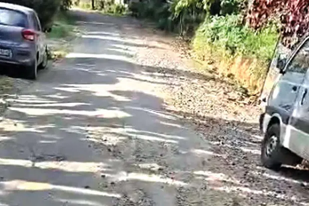 ഈ റോഡ് നേരേ ചൊവ്വേ ആകുമോ...