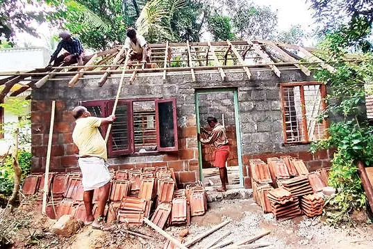ഋതിക്കിന് വീടൊരുങ്ങുന്നു, ഉപാസനയുടെ തണലിൽ