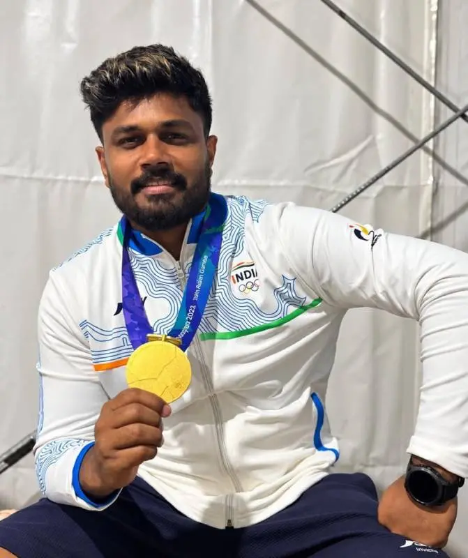 സഞ്ജു സാംസണ് ഏഷ്യന് ഗെയിംസ് സ്വര്ണ മെഡലുമായി | Photo: instagram/sanju samson