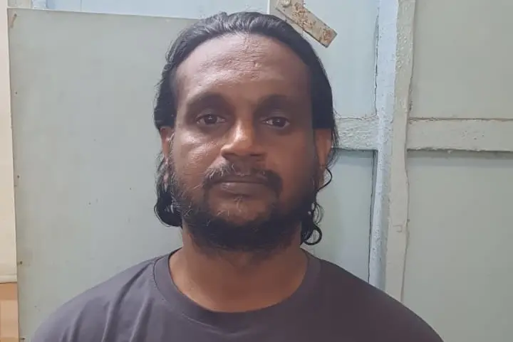അയൽവാസിയായ സ്ത്രീയ്ക്കുനേരെ യുവാവ് വെടിയുതിർത്തു, സംഭവം കോഴിക്കോട്ട്; അക്രമത്തിന് കാരണം അതിർത്തി തർക്കമെന്ന് സൂചന