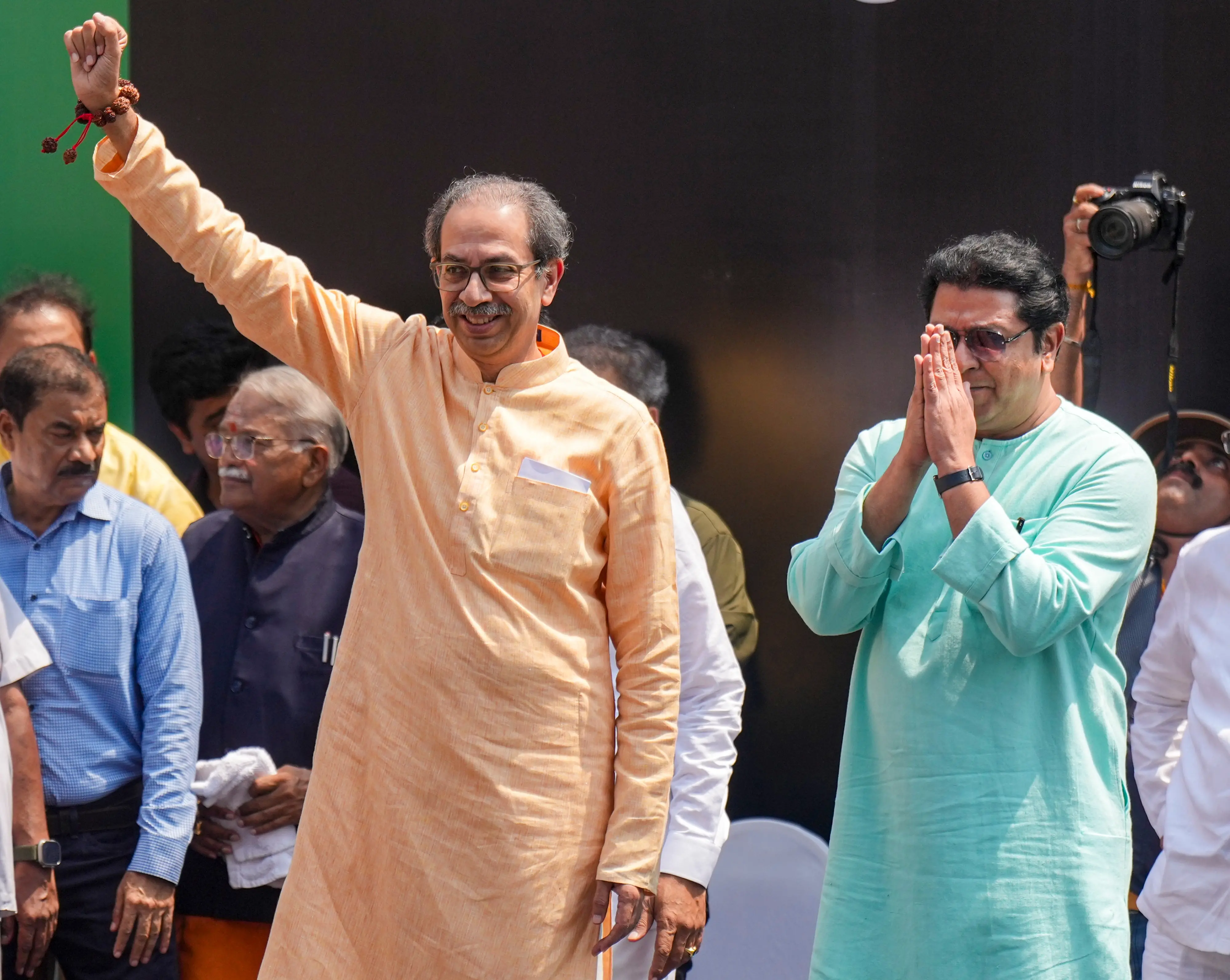 Shiv Sena (UBT) chief Uddhav Thackeray and MNS chief Raj Thackeray during the 'Virat Garjana Morcha' rally against Chief Election Commissioner (CEC) Gyanesh Kumar over alleged irregularities in the Special Intensive Revision (SIR) of electoral rolls, in Mumbai, Maharashtra.| Photo: PTI