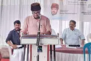 തായാട്ട് ബാലന് ‘മഹാത്മ പുരസ്കാരം’ സമർപ്പിച്ചു