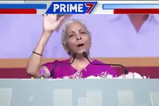ജോലി തരൂ ജോലി തരൂ...;നിർമലാ സീതാരാമന്റെ പ്രസംഗത്തിനിടെ കൂവലും ബഹളവും