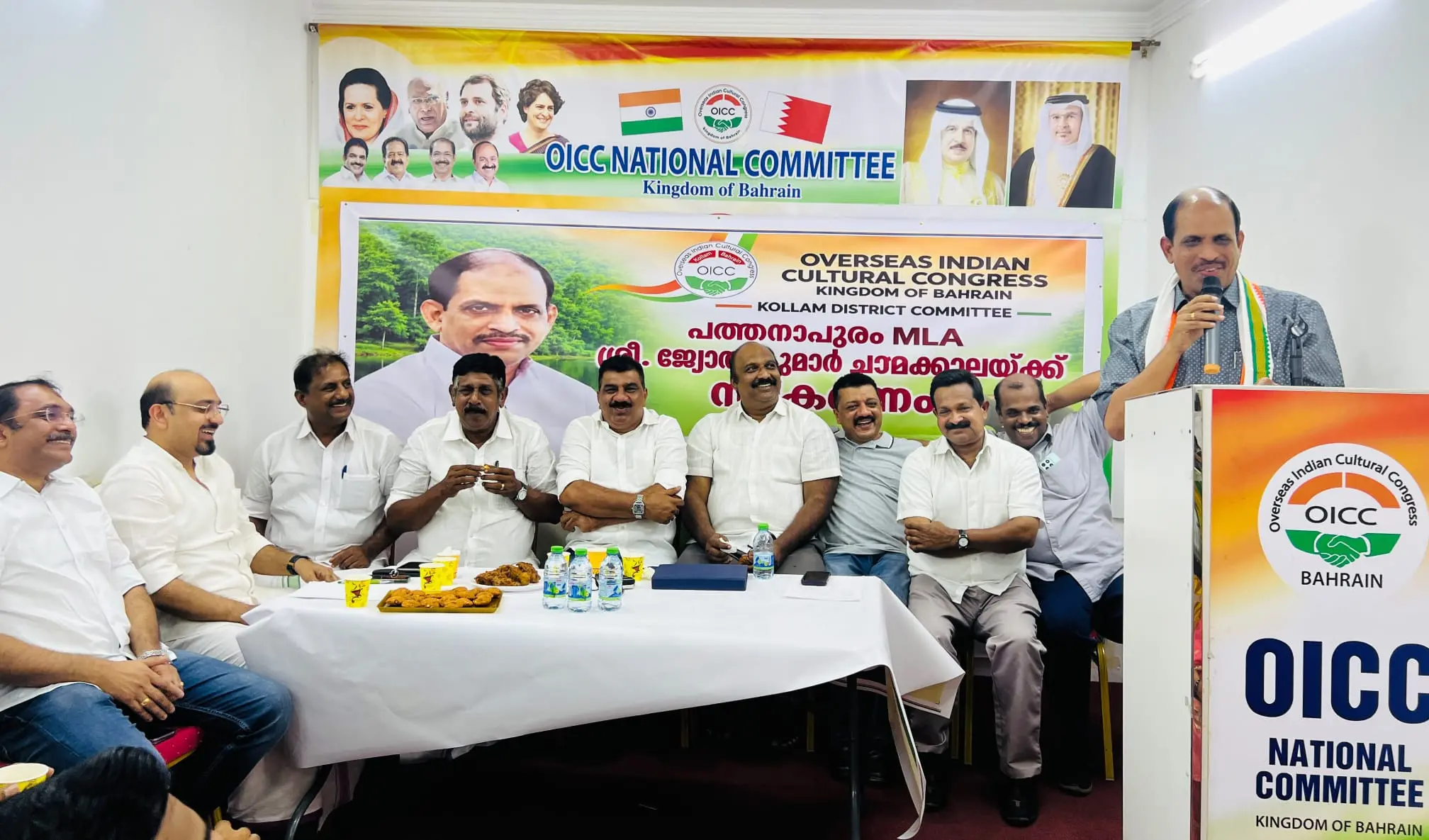 ബഹ്റൈന് ഒ.ഐ.സി.സി. കൊല്ലം ജില്ലാ കമ്മിറ്റിയുടെ ആഭിമുഖ്യത്തില് നല്കിയ സ്വീകരണത്തില് ജ്യോതി കുമാര് ചാമക്കാല എം.എല്.എ. സംസാരിക്കുന്നു