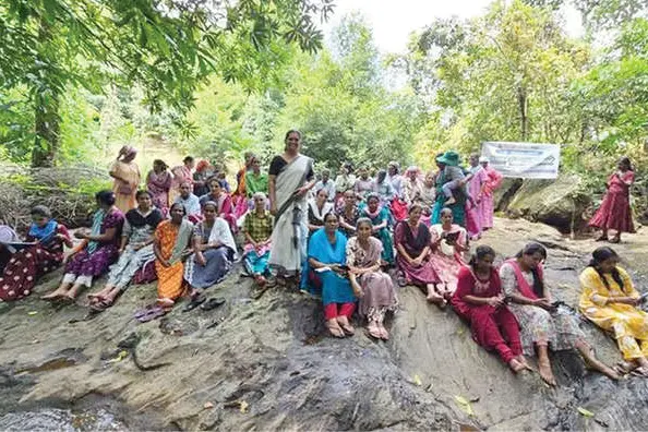 പാറക്കെട്ടുകൾക്കിടയിൽ ഇതാ ഒരു ഗ്രാമസഭ