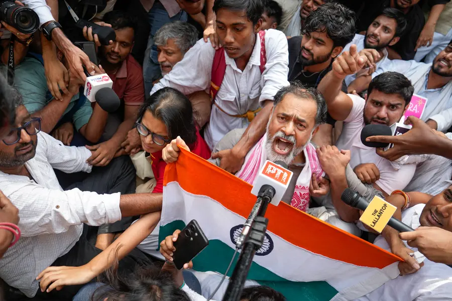 ‘ജനം തെരുവിലിറങ്ങുക മാത്രം പോംവഴി; ഒരുഘട്ടം കഴിഞ്ഞാൽ ഏത് ഏകാധിപതിയുടെയും കൈയിൽനിന്നും നിയന്ത്രണം പിടിവിടും’