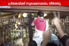 പോലീസ് സ്റ്റേഷന്റെ ഗേറ്റ് തള്ളിത്തുറന്ന് പ്രിയങ്കാ ഗാന്ധി പുറത്തേക്ക് | Priyanka Gandhi