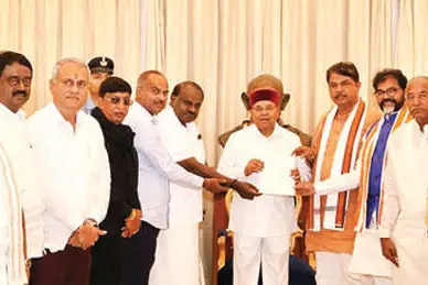 കർണാടകത്തിലെ വോട്ടുതള്ളൽ കേസ്; ഗവർണർ ഇടപെടണം