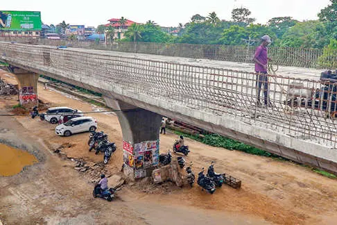 പത്തനംതിട്ട മേൽപ്പാലം: മാർച്ചിനകം പണി തീർക്കണമെന്ന് മന്ത്രി