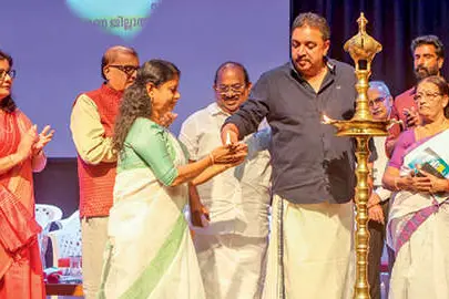 കശുവണ്ടിമേഖലയെ പുനരുജ്ജീവിപ്പിക്കാൻ പ്രത്യേക പാക്കേജ് വേണം-മന്ത്രി ഷിബു ബേബി ജോൺ