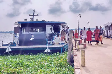 പാലാക്കരി ഫിഷ് ഫാമിലേക്കു ബോട്ടുയാത്ര