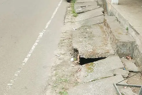 കാൽ കുടുങ്ങും... ജീവനും പോകും