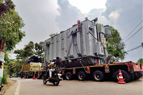 ട്രെയിലർ വാഹനം എങ്ങനെ പാലം കടത്തും; ആശയക്കുഴപ്പം മാറുന്നില്ല