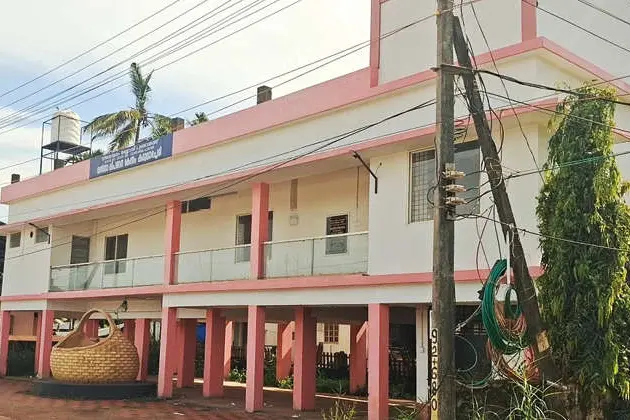 നീലേശ്വരം കരുവാച്ചേരിയിലെ വിപണനകേന്ദ്രം തുറന്നില്ല