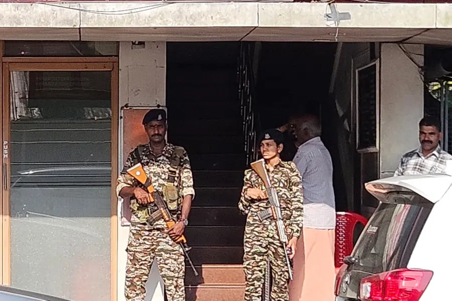 സഹകരണ മേഖലയിലെ കള്ളപ്പണ ഇടപാട്; മൂന്ന് ജില്ലകളിലെ സഹകരണ ബാങ്കുകളിൽ ഇ.ഡി. റെയ്ഡ്