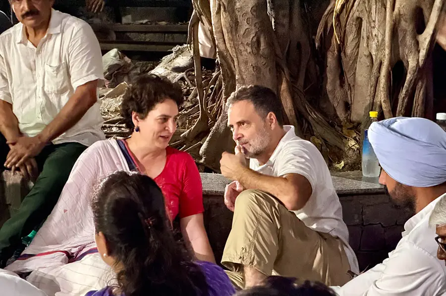 Lok Sabha LoP Rahul Gandhi, with Congress MP Priyanka Gandhi Vadra, stages a sit-in protest against Chief Election Commissioner Gyanesh Kumar at Akashvani Bhawan