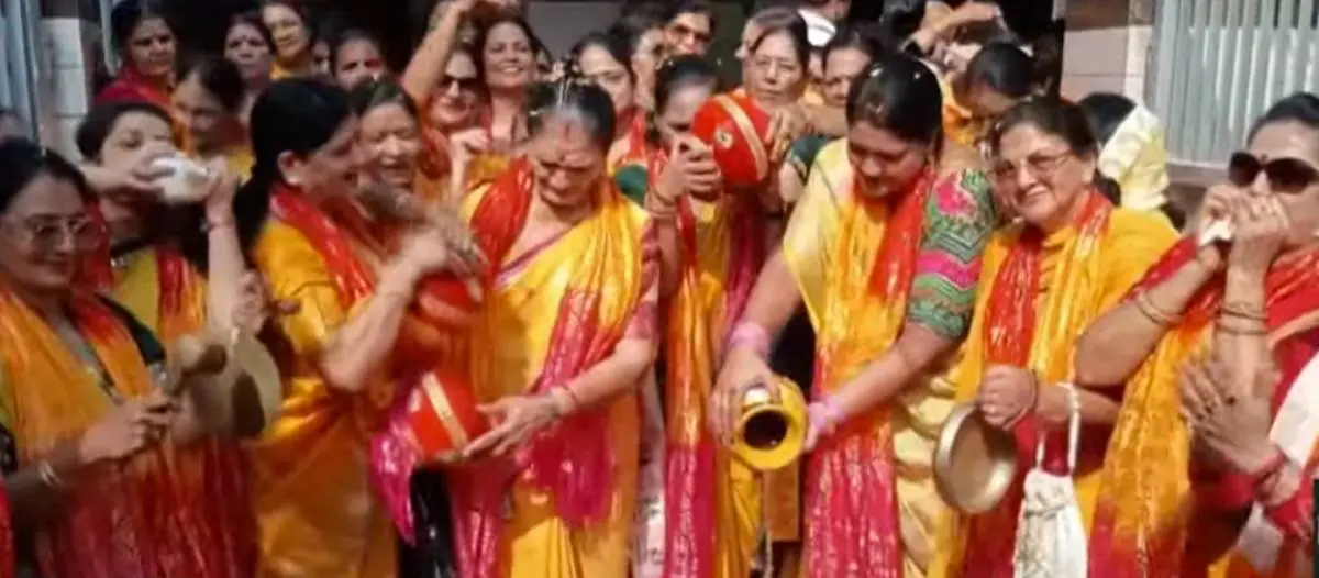 ഗ്യാനേഷ് കുമാറിന്റെ ആഗ്രയിലെ തറവാട്ടുവീട്ടിൽ നടന്ന ശുദ്ധീകരണ ചടങ്ങ് | Photo: sacreengrab/mathrubhumi news