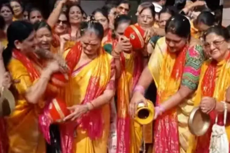 കോൺഗ്രസ് പ്രതിഷേധം: ഗ്യാനേഷിന്റെ വീട്ടിൽ ഗംഗാജലംകൊണ്ട് ‘ശുദ്ധീകരണം’; വേണ്ടത് 'ബുദ്ധി ശുദ്ധി യജ്ഞ’മെന്ന് കോൺഗ്രസ്