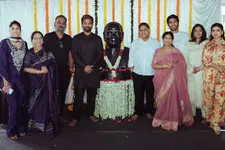 മുത്തച്ഛൻ അല്ലു രാമലിംഗയ്യയുടെ ജന്മവാർഷികത്തിൽ പുതിയ ക്രിയേറ്റീവ് ഓഫീസ് 'ഐക്കോൺസ' ആരംഭിച്ച് അല്ലു അർജുൻ