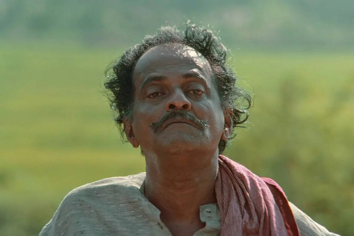 തേന്മാവിൻ കൊമ്പത്ത് എന്ന ചിത്രത്തിൽ കുതിരവട്ടം പപ്പു | സ്ക്രീൻഗ്രാബ്