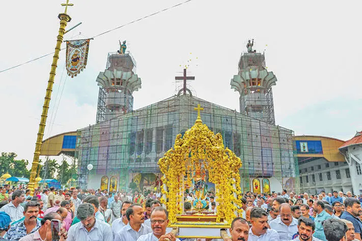 കൊരട്ടിമുത്തി തിരുനാൾ; പൂവൻകുല സമർപ്പണം തുടങ്ങി