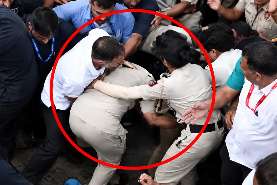 Rahul Gandhi woman cop.png