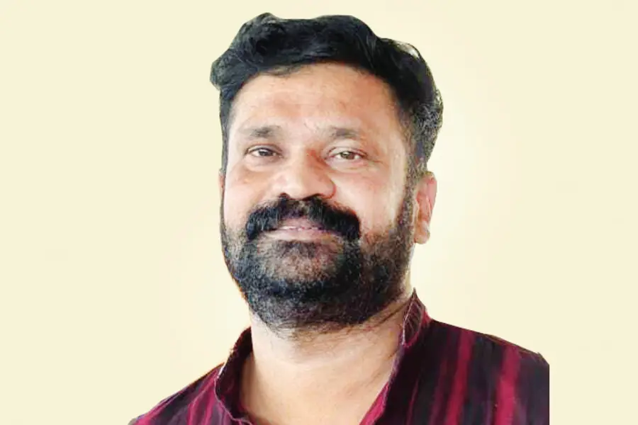 വയലാറിൽ സുരേഷ്, മഞ്ചേരിയിൽ രാജേഷ്; ഡോക്ടറും എൻജിനിയറുമാകും;നൂറോളം സ്ത്രീകളെ വലയിലാക്കി വിവാഹത്തട്ടിപ്പ്, അറസ്റ്റിൽ