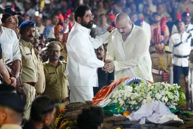 Nana Patekar cremated with full state honours in Pune; Fadnavis, Shinde and Jackie Shroff attend