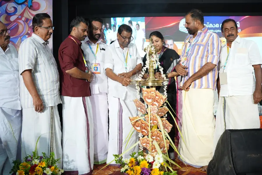 നാടകവേദിയിലേക്ക് പുതിയ തലമുറ വീണ്ടും എത്തുന്നത് പ്രതീക്ഷ നൽകുന്നു: തിരുവഞ്ചൂർ രാധാകൃഷ്ണൻ