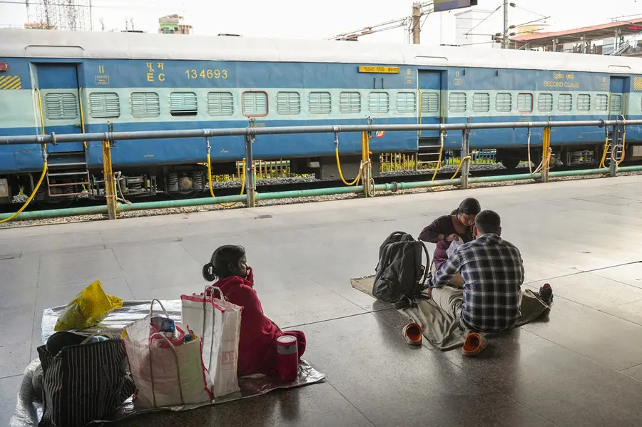 delhi train