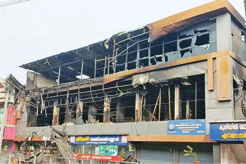 ഓർക്കാട്ടേരിയിലെ തീപ്പിടിത്തം; ഒരുകോടിരൂപയുടെ നഷ്ടം