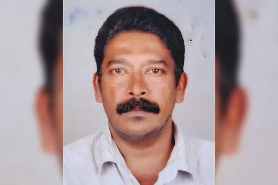 അച്ഛനെ വെട്ടിപ്പരിക്കേൽപിച്ച മകൻ അരയിൽ സൂക്ഷിച്ചിരുന്ന സ്ഫോടകവസ്തു പൊട്ടിത്തെറിച്ച് മരിച്ചു