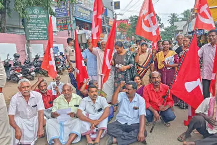 കന്യാകുമാരി ജില്ലയിൽ സി.പി.എം. റോഡ് ഉപരോധിച്ചു