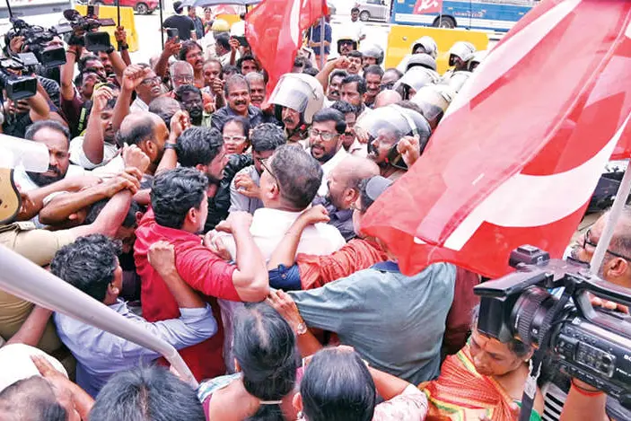 നാട്ടികയിൽ ടോൾ പിരിവ് വീണ്ടും; സംഘർഷം, അറസ്റ്റ്