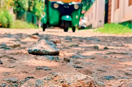 കുഴിയം റോഡ്; എന്തൊരു ഗതികേട്...