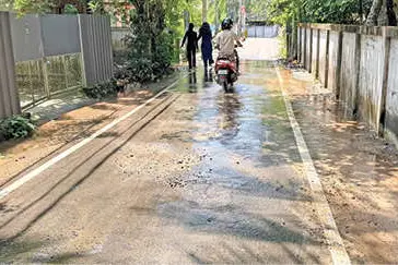 പൈപ്പുപൊട്ടിയിട്ട് രണ്ടാഴ്ച; നന്നാക്കാൻ നടപടിയില്ല