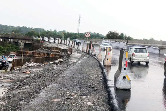 ചുടലയിലെ പാലം ഒരു ഭാഗം പൂർത്തിയായി