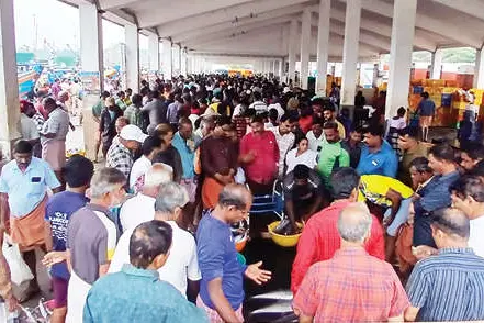 മടക്കര ശുചിത്വ തുറമുഖത്തിലേക്ക്