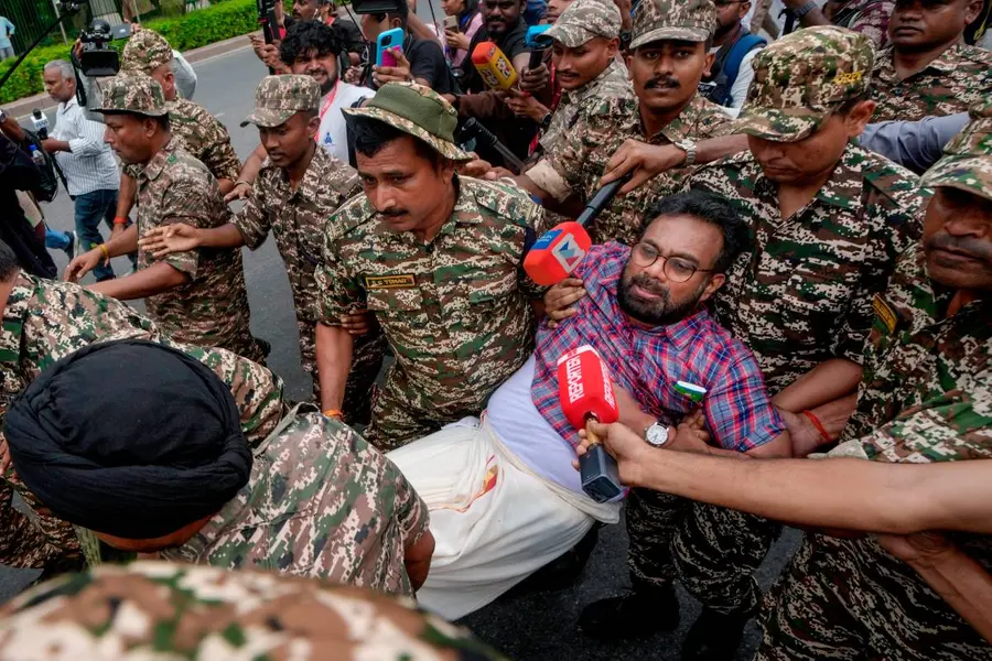‘മാധ്യമങ്ങളോട് സംസാരിച്ചതിന് മർദനം, റോഡരികിൽ തള്ളി’; നടപടി ആവശ്യപ്പെട്ട് രാഷ്ട്രപതിക്ക് കത്തയച്ച് ബ്രിട്ടാസ്