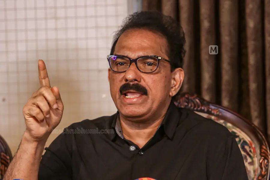 കേരളസർക്കാരിനെ പിരിച്ചുവിടാൻ സതീശനും പിണറായിയും ഒരുമിച്ച് ഗവർണറോട് ശുപാർശ ചെയ്യണം, SIR സമരം ഇരട്ടത്താപ്പ്- സാബു എം ജേക്കബ്