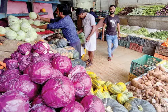 നവരാത്രി സീസണിലും പൊള്ളിച്ച് പച്ചക്കറി വില